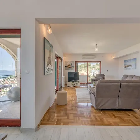 Aurelia Apartament *
